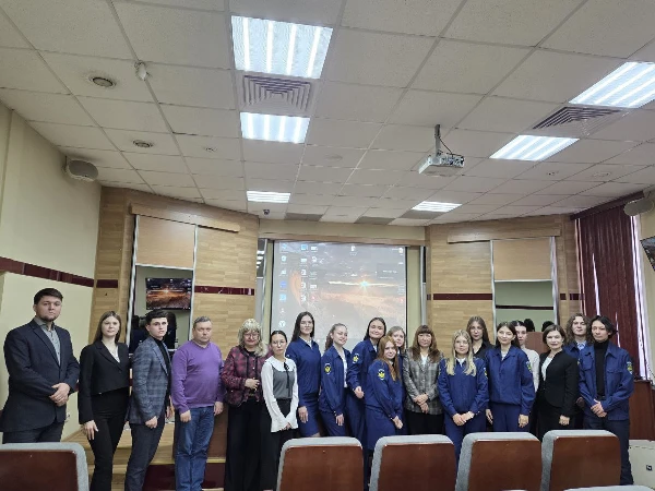 В рамках проведения дня правовой помощи детям Уполномоченным по правам человека в Иркутской области Светланой Семеновой, а также сотрудниками аппарата Уполномоченного по правам человека в Иркутской области, членами Экспертного Совета при Уполномоченном по правам человека в Иркутской области и членами Молодежного совета при Уполномоченном по правам человека в Иркутской области проведены мероприятия приуроченные к всемирному дню ребенка